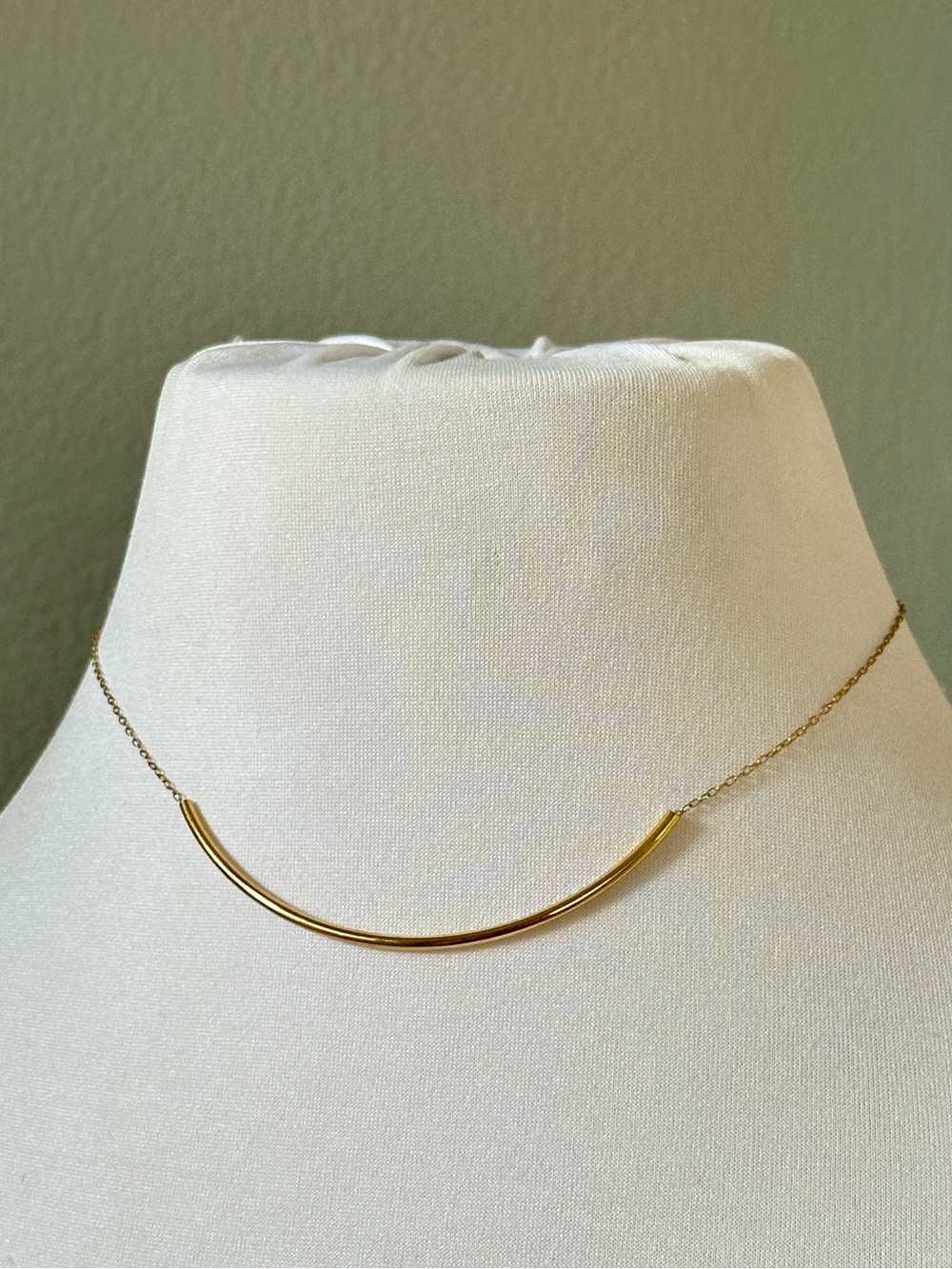 Dainty Minimalist Gold-tone Curved Bar Choker Necklace Y2K Vintage Clean Girl